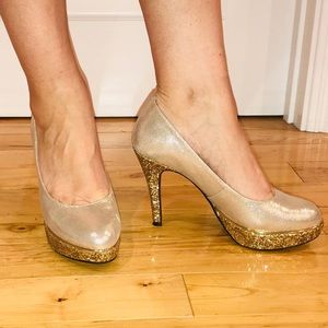 Golden Pumps w/ gold glitter heel size 8.5
